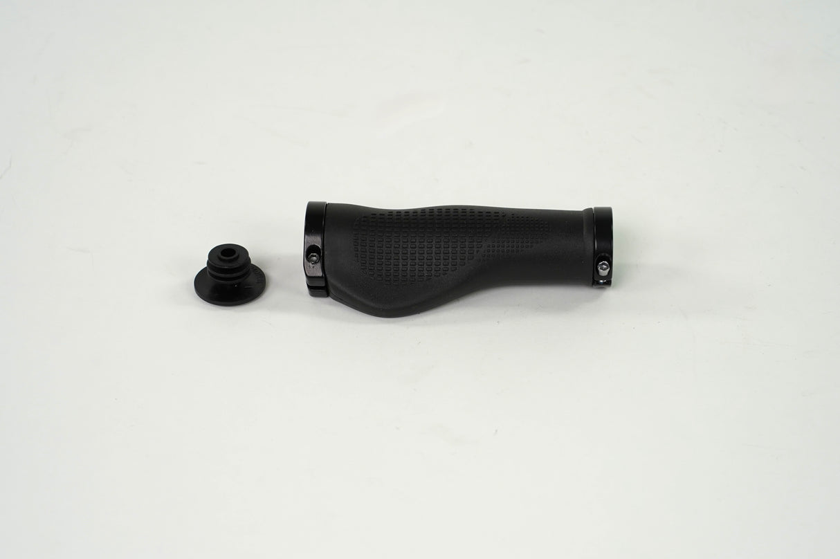 HANDGRIP, LEFT